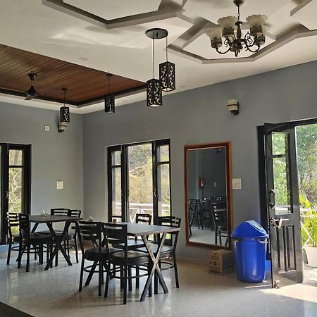 On The Rocks Hotel Kasauli Luaran gambar