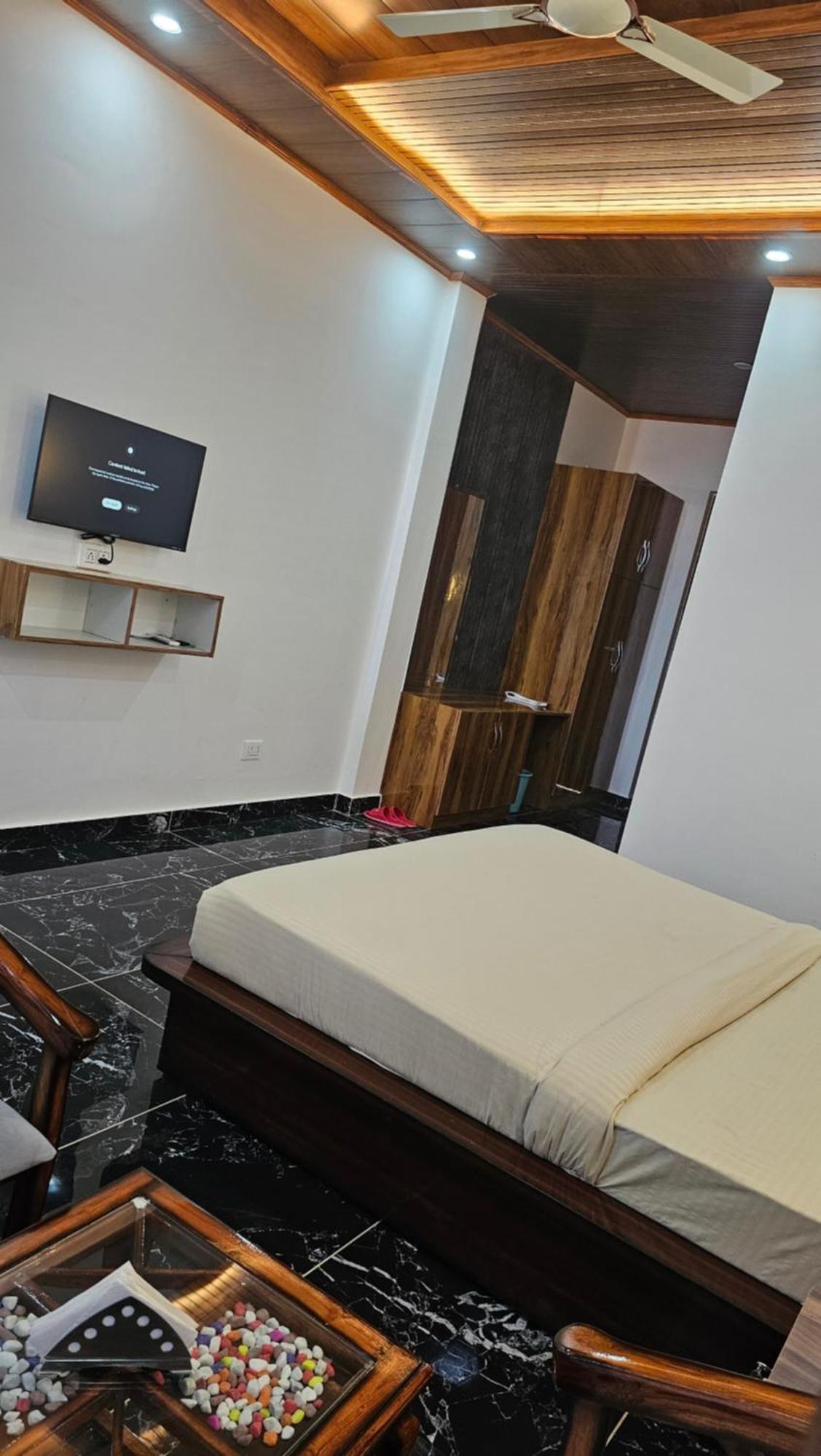 On The Rocks Hotel Kasauli Luaran gambar