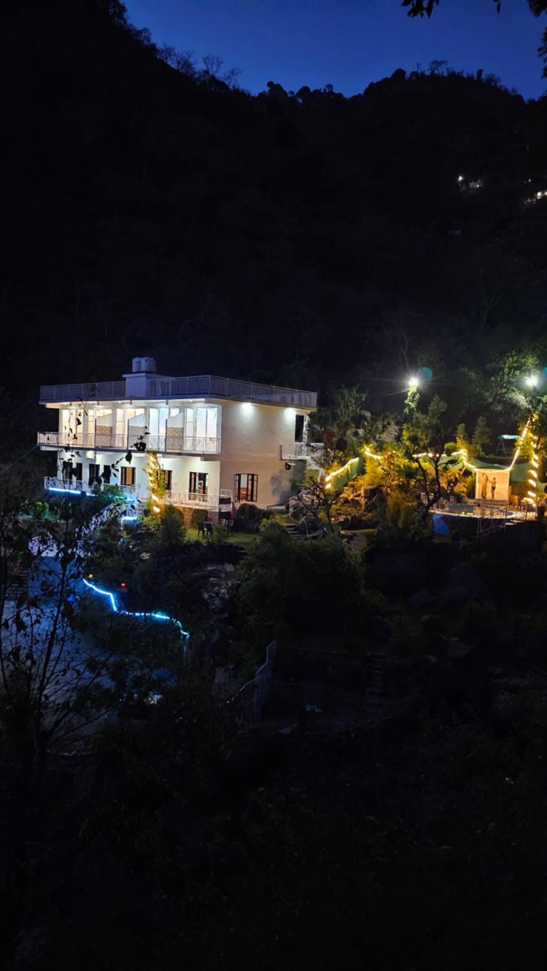 On The Rocks Hotel Kasauli Luaran gambar