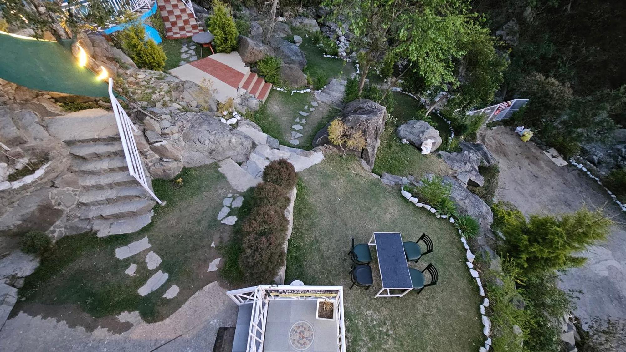 On The Rocks Hotel Kasauli Luaran gambar