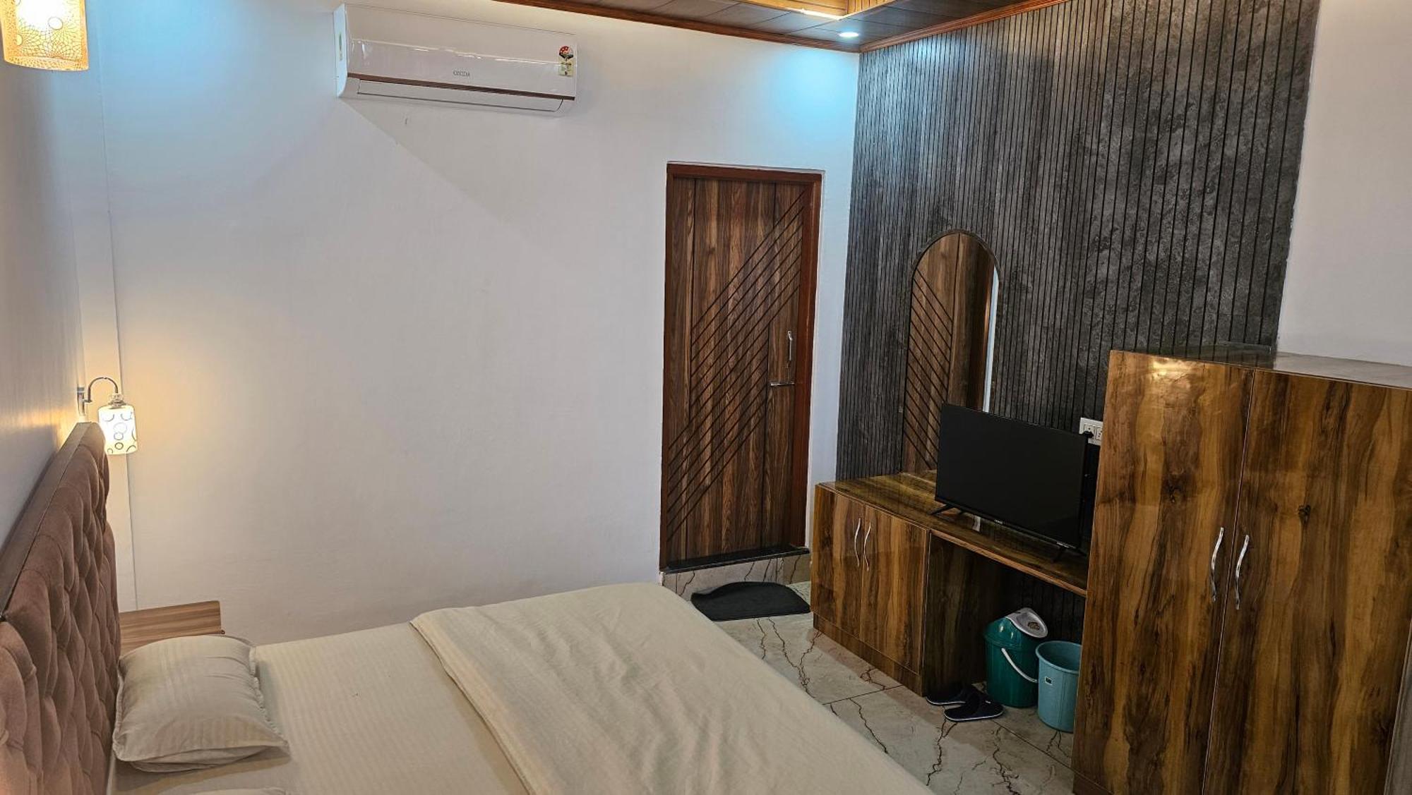 On The Rocks Hotel Kasauli Luaran gambar