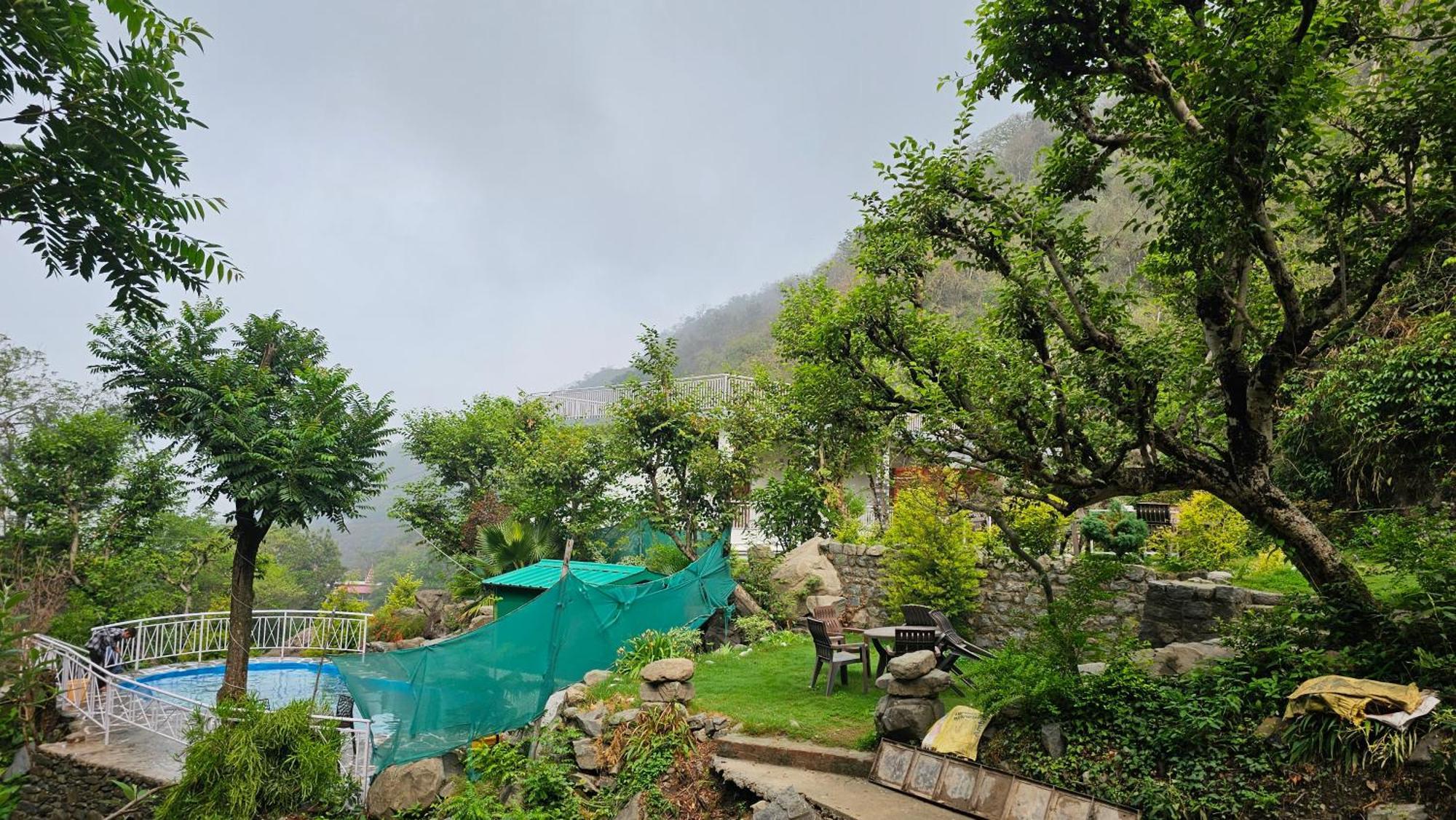 On The Rocks Hotel Kasauli Luaran gambar