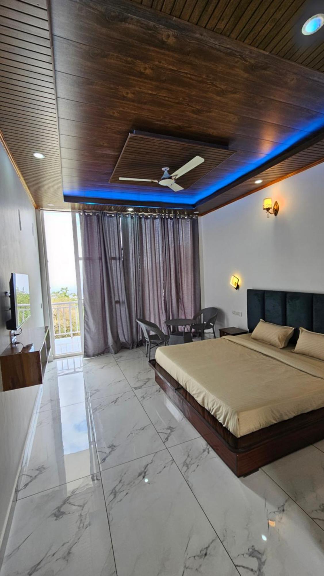 On The Rocks Hotel Kasauli Luaran gambar