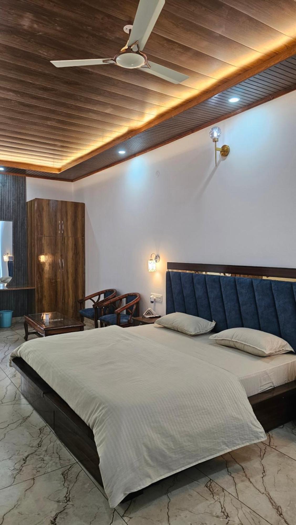 On The Rocks Hotel Kasauli Luaran gambar