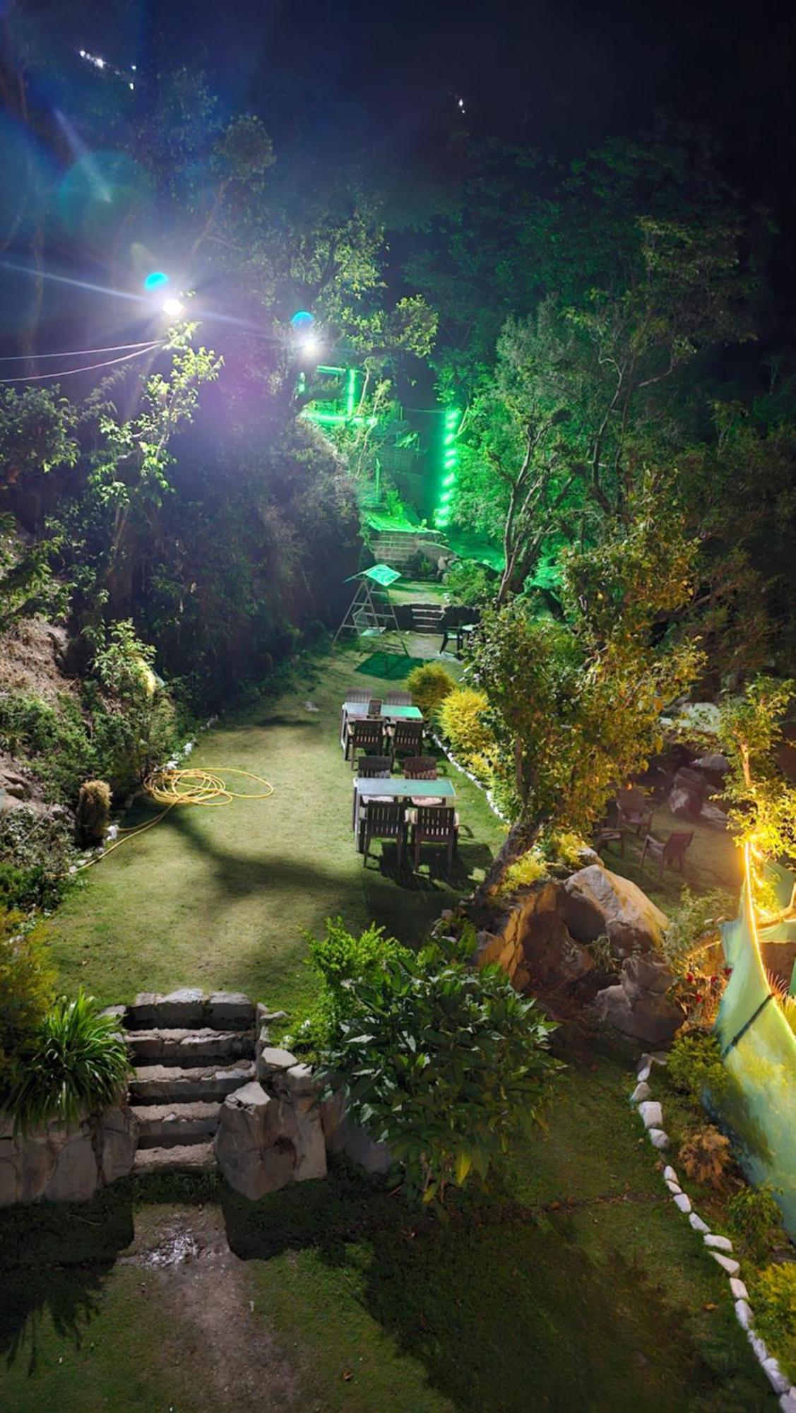 On The Rocks Hotel Kasauli Luaran gambar