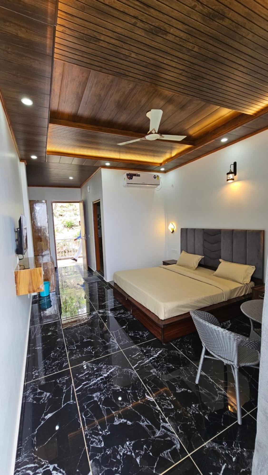 On The Rocks Hotel Kasauli Luaran gambar
