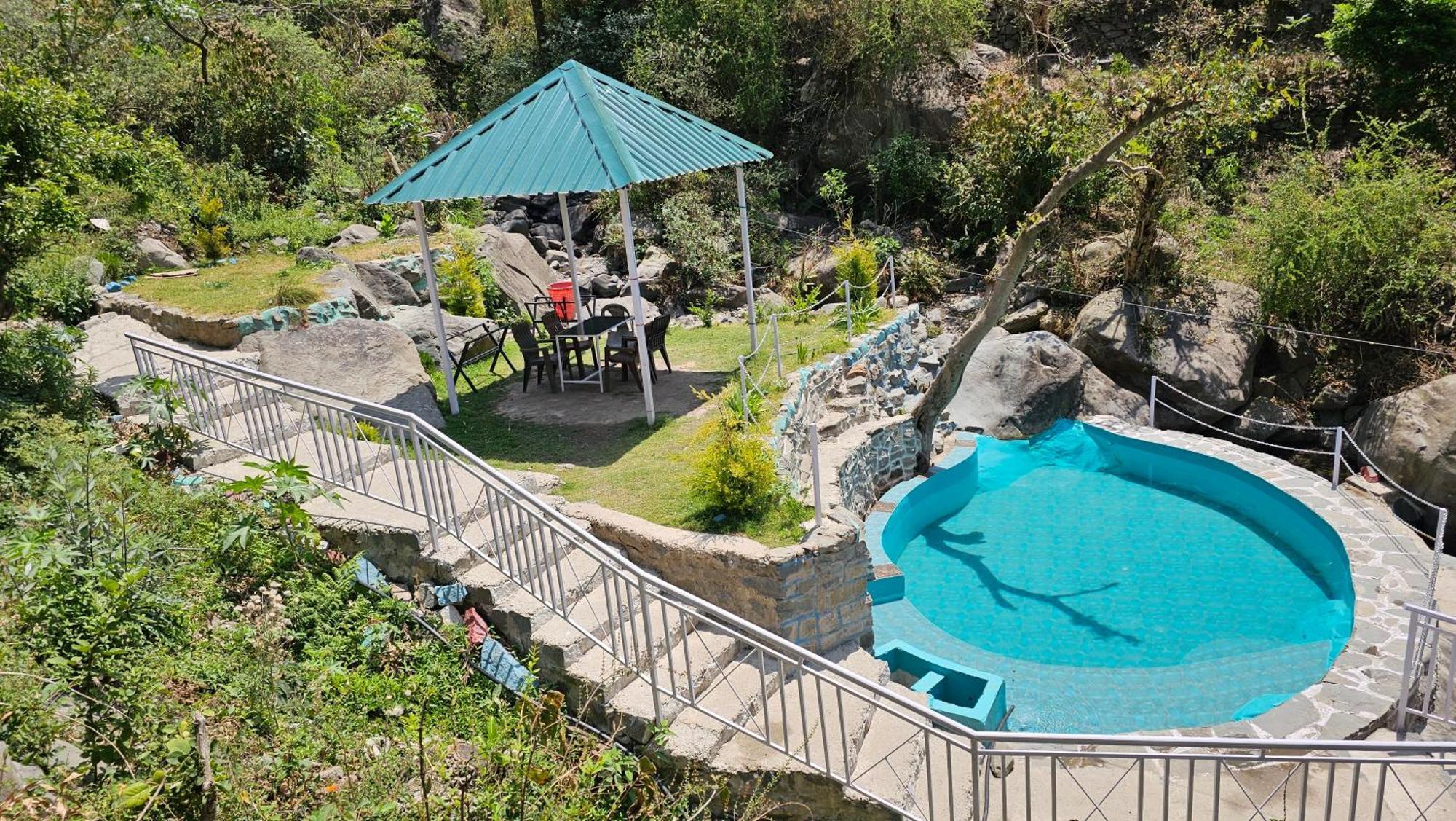 On The Rocks Hotel Kasauli Luaran gambar