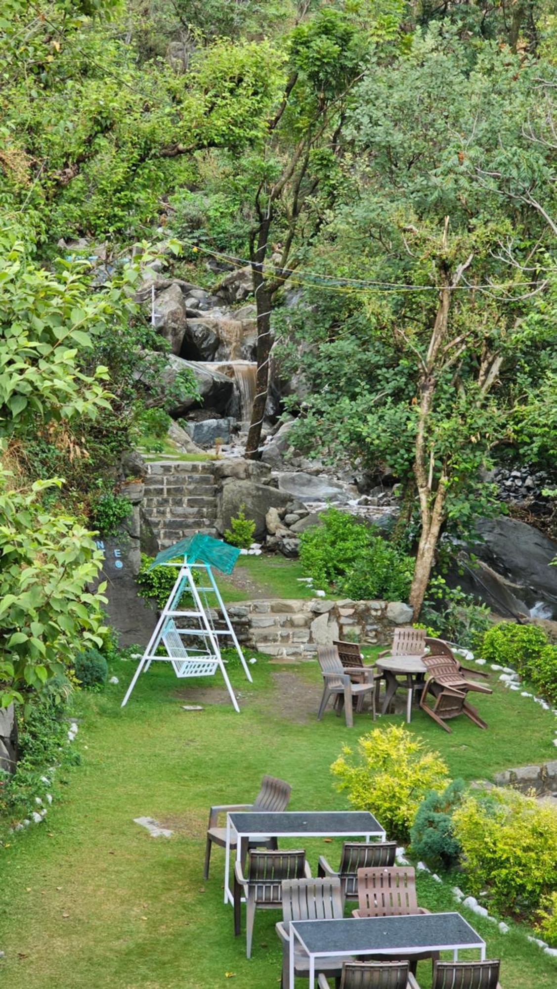 On The Rocks Hotel Kasauli Luaran gambar
