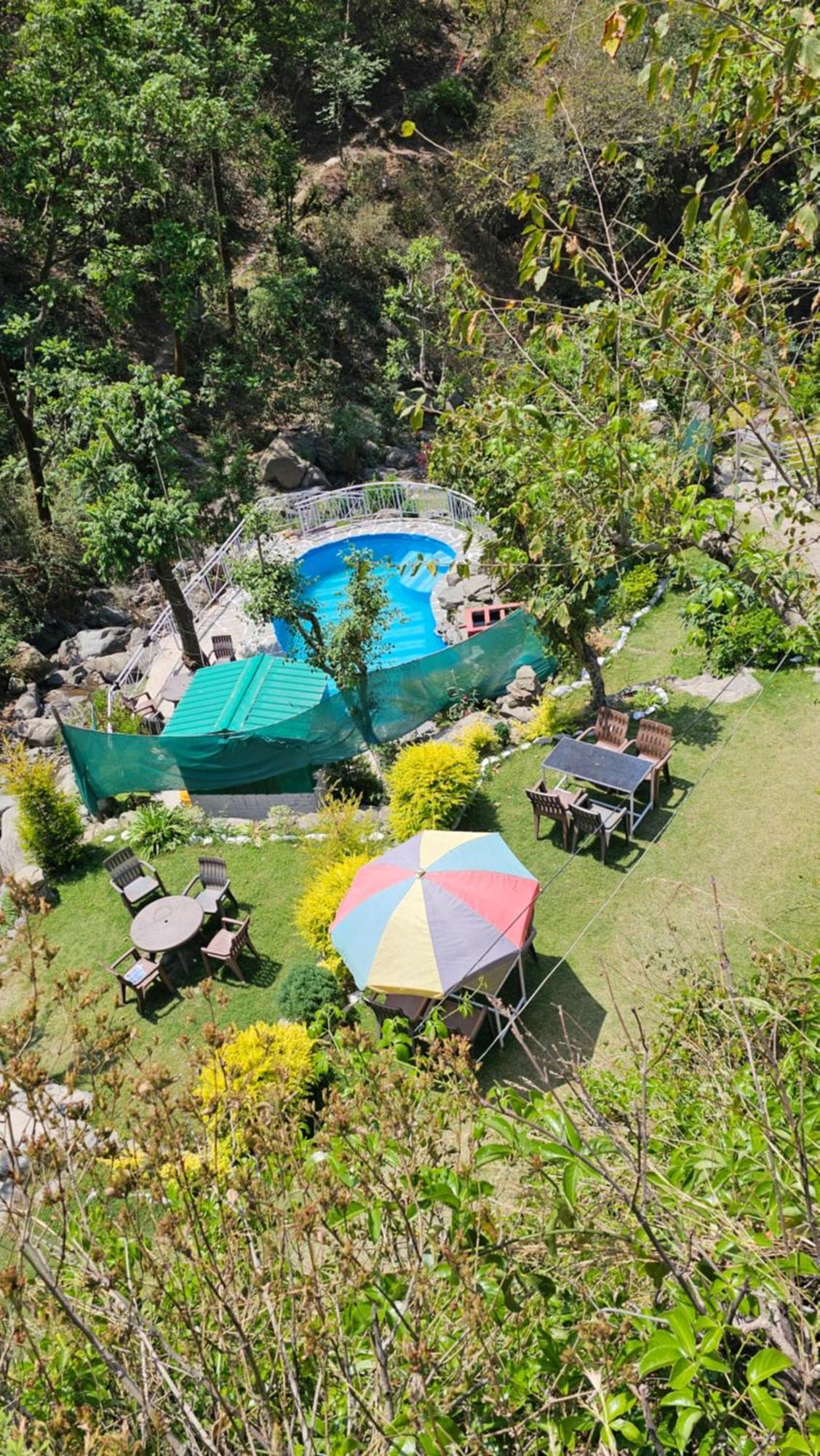 On The Rocks Hotel Kasauli Luaran gambar